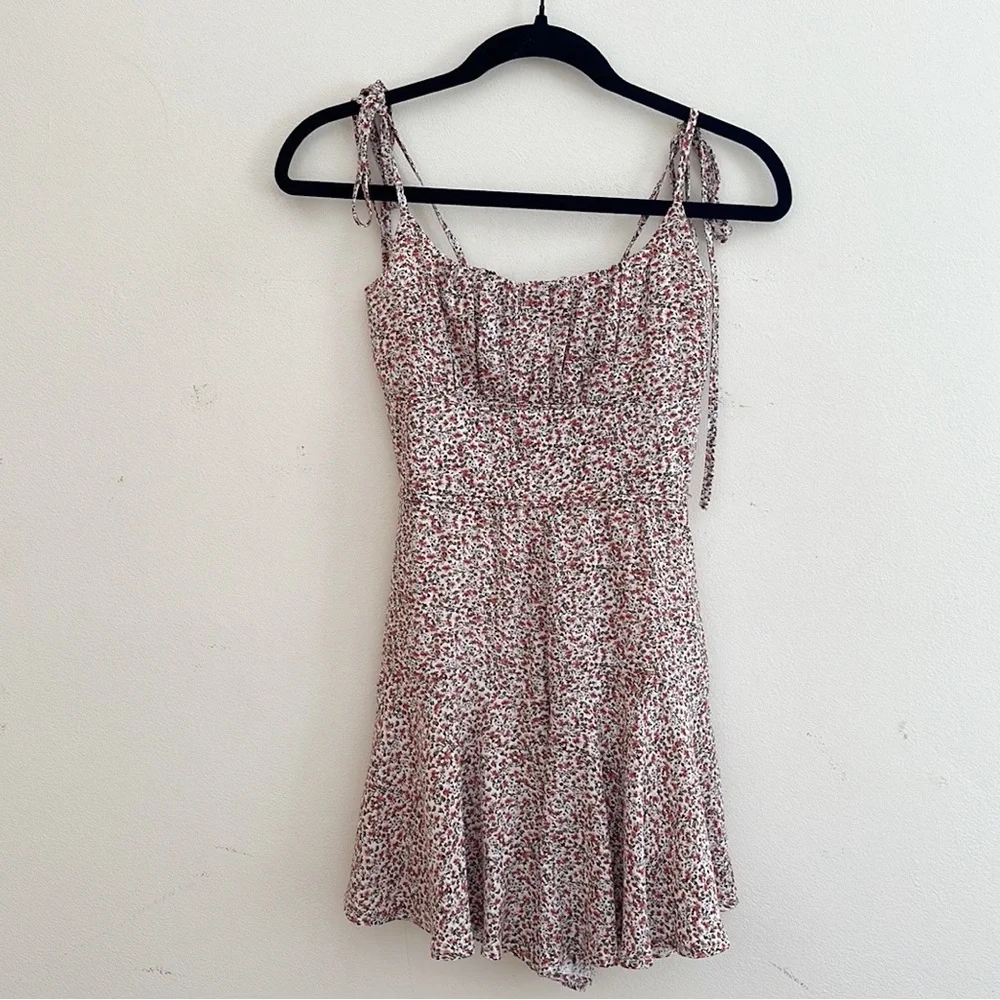 Princess Polly Floral Tie-Shoulder Romper in Cream and Pink - Picture 5 of 10